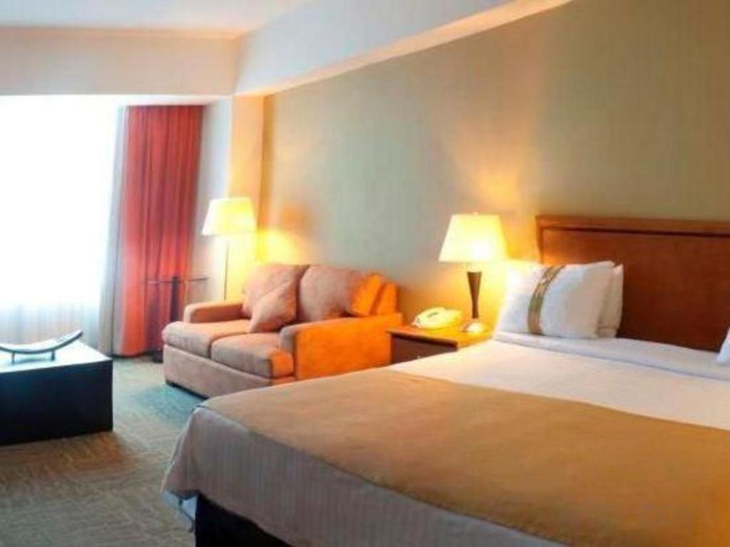 Holiday Inn Irapuato By Ihg Exterior photo